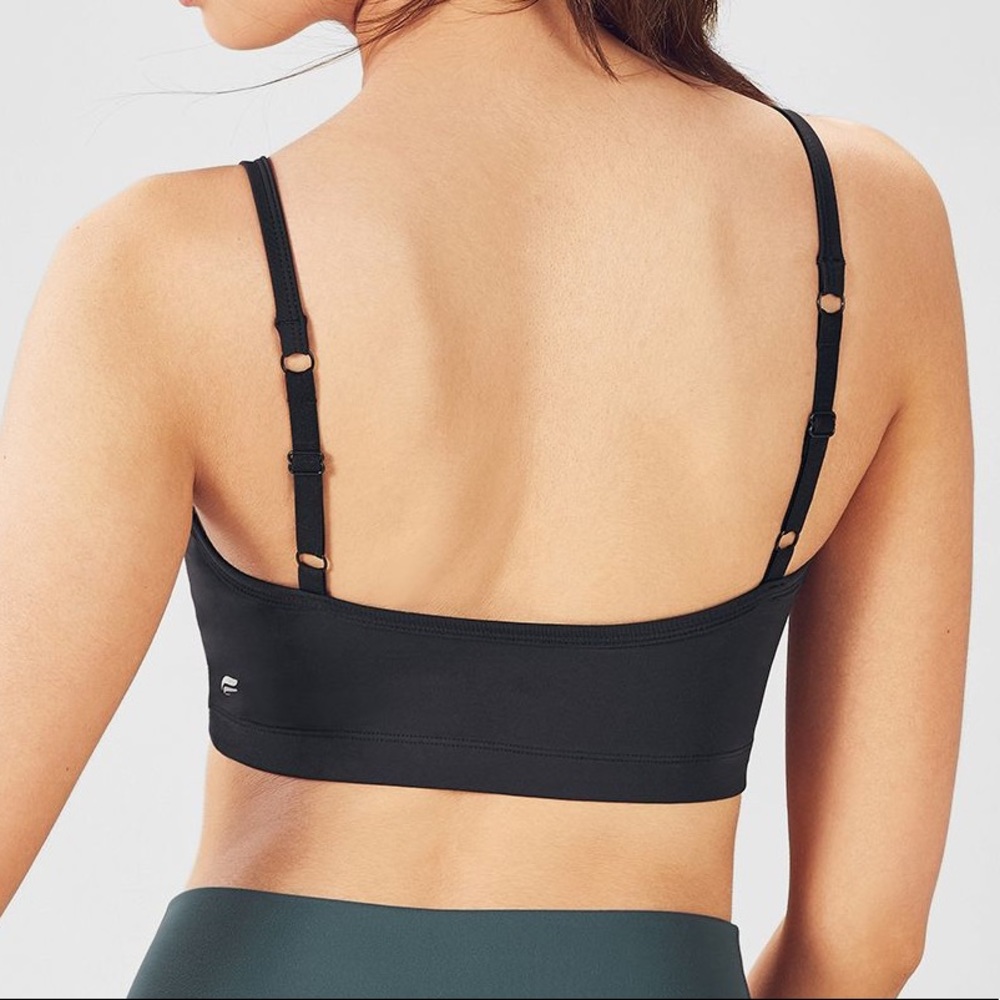 Fabletics NWT Women’s Tammy Sports Bra Size M - Picture 2 of 6